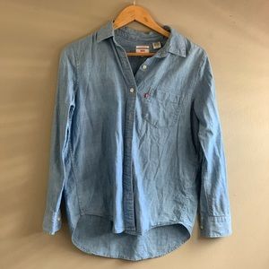 Button down Levi’s Jean Shirt